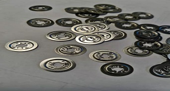 如何保證精密機(jī)械零件加工的精度質(zhì)量？看這里